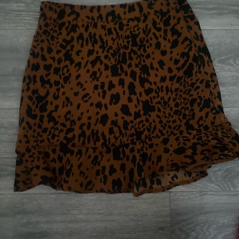 Forever 21 leopard skirt